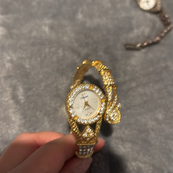 Costume jewelry -bracelets and watches - Picture 10 of 15